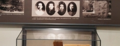 低反射玻璃博物馆展柜优势，兼顾观赏效果与文物避光保护
