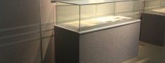 沿海潮湿盐雾展厅展柜型材耐磨抗腐蚀涂层材质配比，玻璃边框硅胶抗老化密封